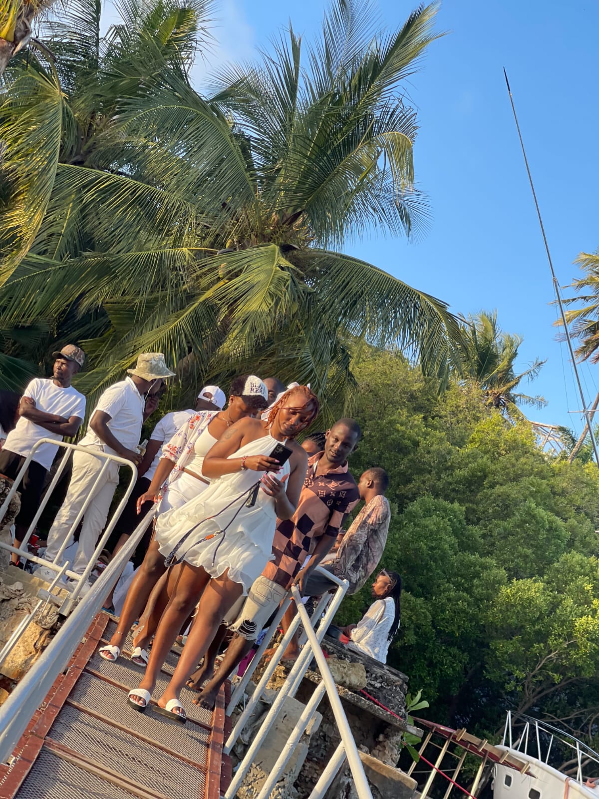 Guests heading down to the boats for the creek cruise
